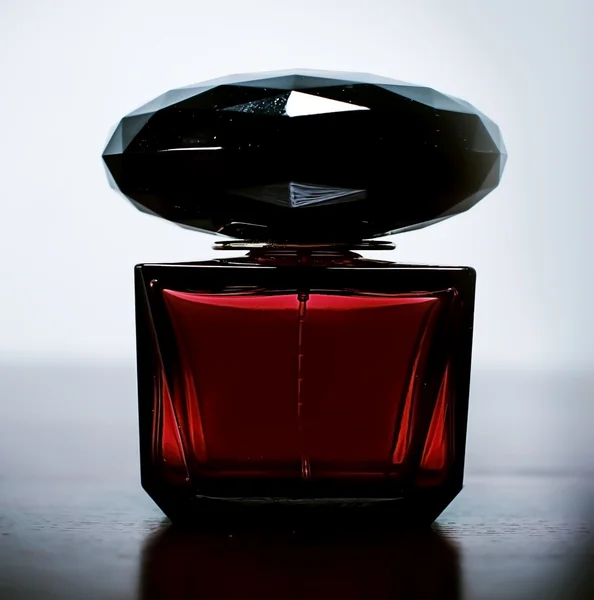 Red perfume — Stock Photo, Image