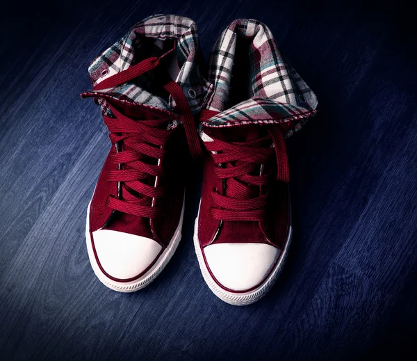 Стильний червоні туфлі — стокове фото
