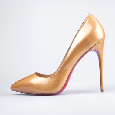 yüksek topuklu Bayan Ayakkabı beyaz zemin üzerine yakın çekim