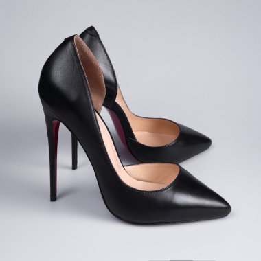 siyah deri ayakkabı