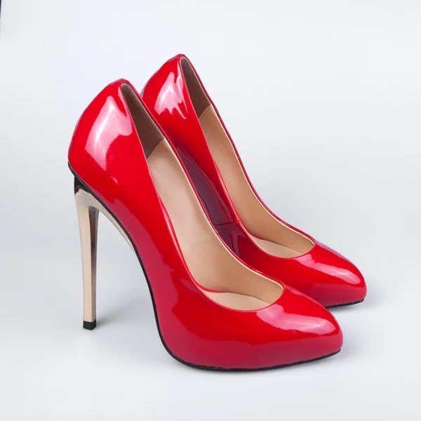 Κόκκινη γυναικεία σεξουαλική παπούτσια — Φωτογραφία Αρχείου