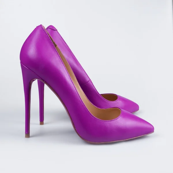 Woman purple shoe — Stock Photo, Image