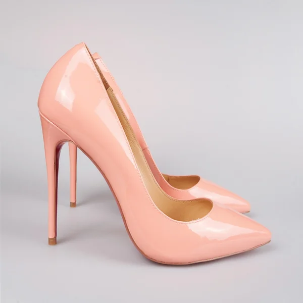 Weibliche rosa Schuhe — Stockfoto