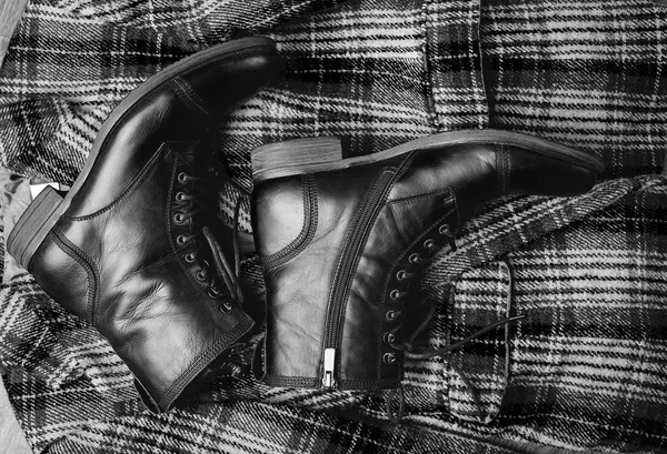 Мода обувь и одежда — стоковое фото