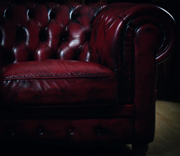 Klassieke rode lederen fauteuil — Stockfoto