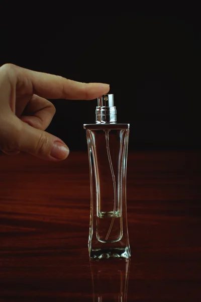 Stylowe kobiece perfumy — Zdjęcie stockowe