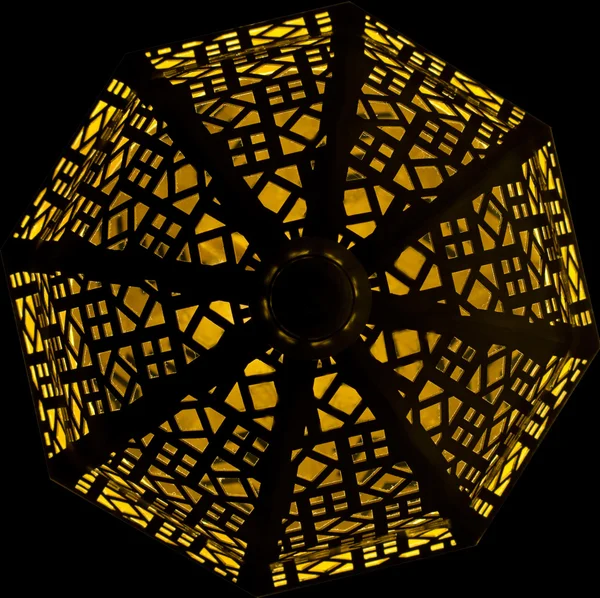 Geometrik lamba yakın kadar siyah arka plan üzerine