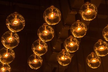 Bir satırda ampuller