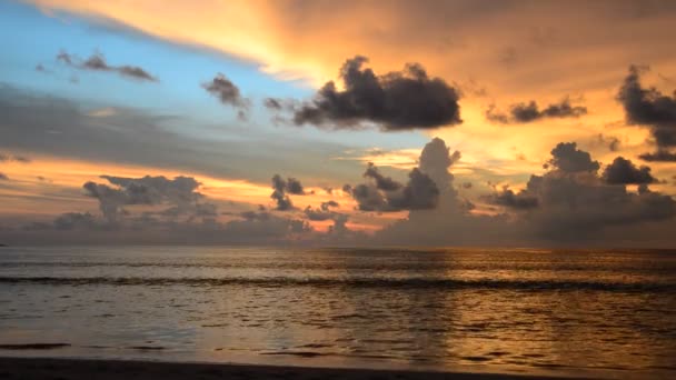 Zachód słońca i plaża — Wideo stockowe