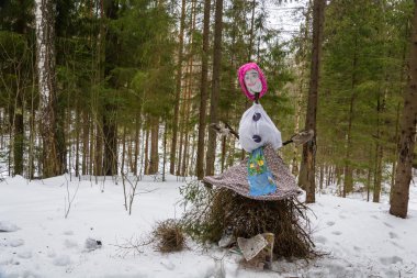 Maslenitsa parlak güzel effigy. 