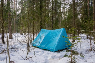 Mavi seyahat çadır. 