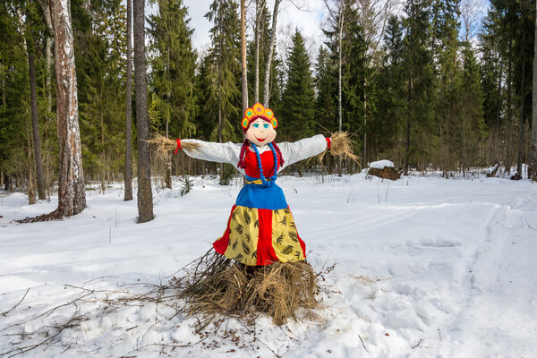 Яркая красивая статуя Масленицы
. 