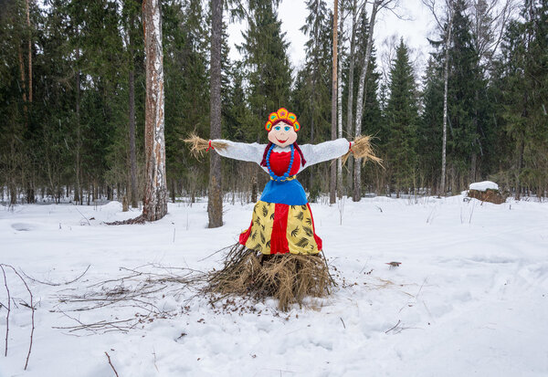 Яркая красивая статуя Масленицы
. 