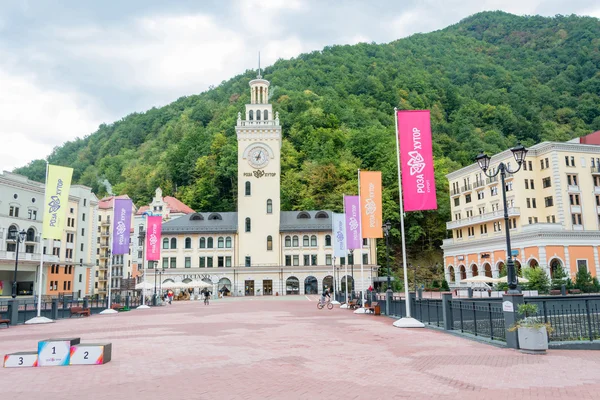 Krasnaja Polana (Rosa Khutor) jest ośrodek narciarski unikalne w Rosji, w pobliżu miasta Sochi — Zdjęcie stockowe