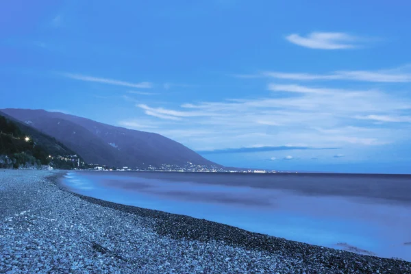 De manhã cedo no mar perto de Gagra, Abcásia . — Fotografia de Stock