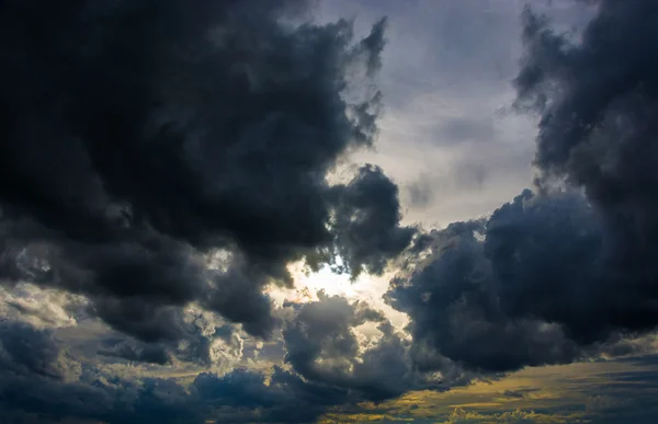 Um lindo céu nublado . — Fotografia de Stock