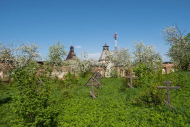 Borisoglebsky manastırı Yaroslavl bölgesinin bir köşesinde bir yaz günü, Rusya. 