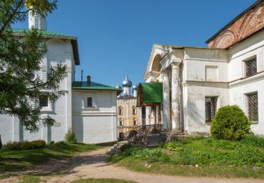 Borisoglebsky manastırı Yaroslavl bölgesinin bir köşesinde bir yaz günü, Rusya. 