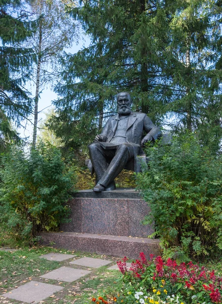 El monumento a Alexander Nikolayevich Ostrovsky . — Foto de Stock