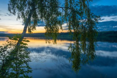 Volga nehrinde gün batımı. 