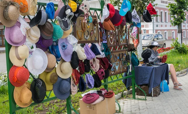 Ladies ' hats. Plyos, Ivanovo region, July 5, 2014. — Stock Photo, Image