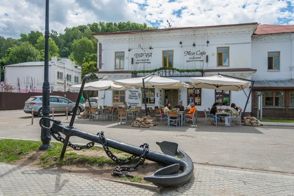 Yaz café, Plyos, Ivanovo bölgesi, 5 Temmuz 2014. — Stok fotoğraf