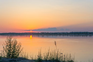 Volga üzerinde şafak.