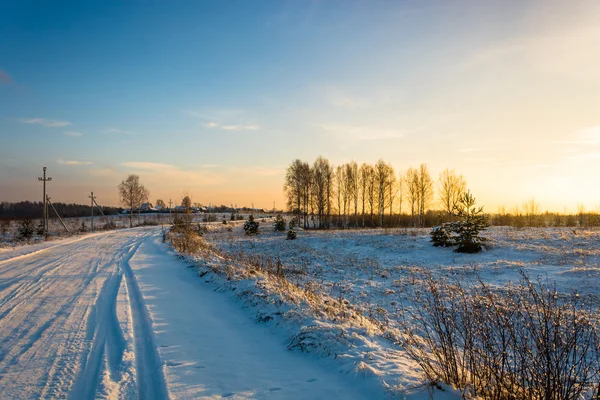 Inverno paisagem rural. — Fotografia de Stock