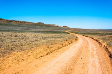 Mount büyük Bogdo giden yol.