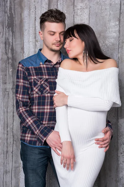 Beautiful couple in love. Pregnancy. — Stock Photo, Image