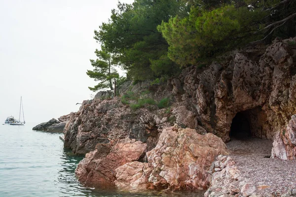 Cueva Parque Milocher Con Vistas Playa Del Rey Sveti Stefan — Foto de Stock