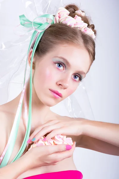 Girl with marshmallow, makeup style beauty fantasy. — Stock Photo, Image