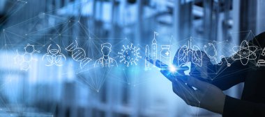 Tıp doktoru elinin dokunduğu ikon tıbbi aşı ikonu modern akıllı telefon arayüzü, tıbbi teknoloji ağı konsepti