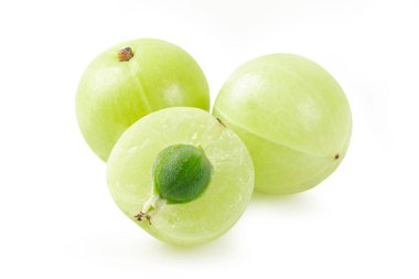 Canlı yeşil Hint bektaşi üzümleri (Amla) beyaz arka planda izole edilmiş sağlık kavramları için..