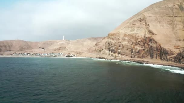 Lima Peru November 2020 Flygfoto Över Strandhus Pausvågor Sommarstuga — Stockvideo