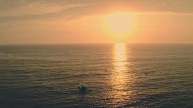 Lima 'daki Chorillos bölgesindeki hava manzaralı plaj kulübü. Kulüp Regatas.