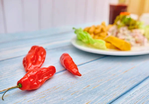 Comida Peruana Ceviche Pescado Chicharrón Pescado Con Yuca Frita Maíz — Foto de Stock