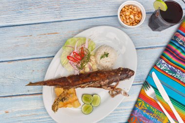 Cabrilla frita, kızarmış balıklar. Seçici Odaklanma