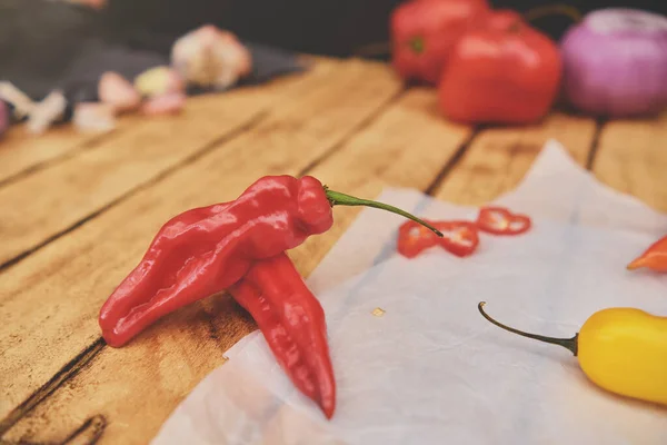 Ingredientes Peruanos Verduras Con Tabla Cortar Chile Rocoto Que Sido — Foto de Stock