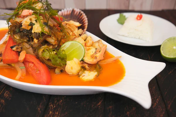 Comida Peruana Mariscos Llamados Sudado Mariscos Sudor Pescado Mezclado Con — Foto de Stock