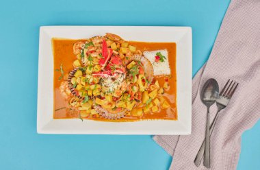 Pilavlı Picante de Mariscos, deniz ürünleri..