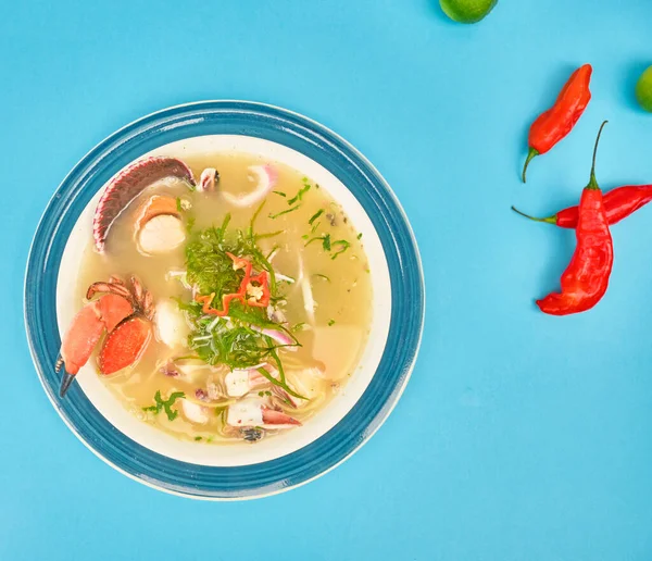 Deliciosa Sopa Pescado Marisco Llamado Chilcano Comida Peruana Decorado Con — Foto de Stock