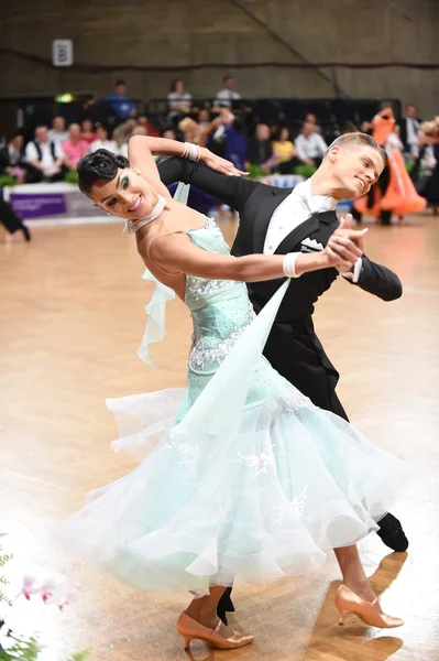 Yarışmada dans balo salonu dans çift