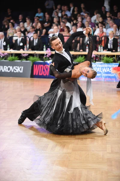 Yarışmada dans balo salonu dans çift