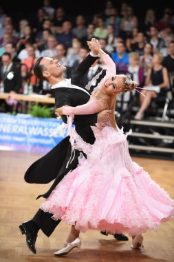 Yarışmada dans balo salonu dans çift