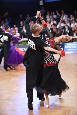Yarışmada dans balo salonu dans çift