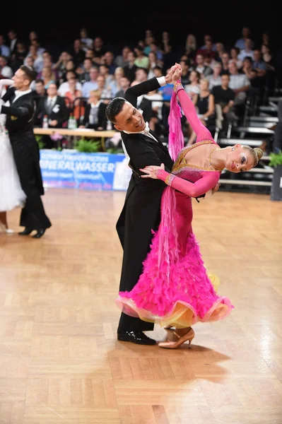 Yarışmada dans balo salonu dans çift