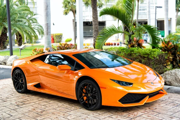 Orange sport mașină Lamborghini Aventador — Fotografie, imagine de stoc