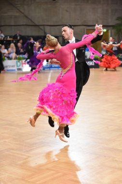 Yarışmada dans balo salonu dans çift