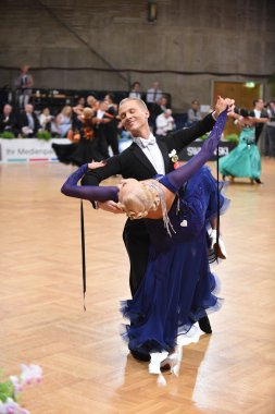 Yarışmada dans balo salonu dans çift